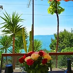 Сasa de vacaciones House Sreca *