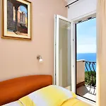 Сasa de vacaciones House Sreca *