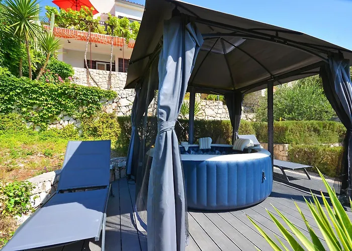 بيت للعطل House Sreca تروغير