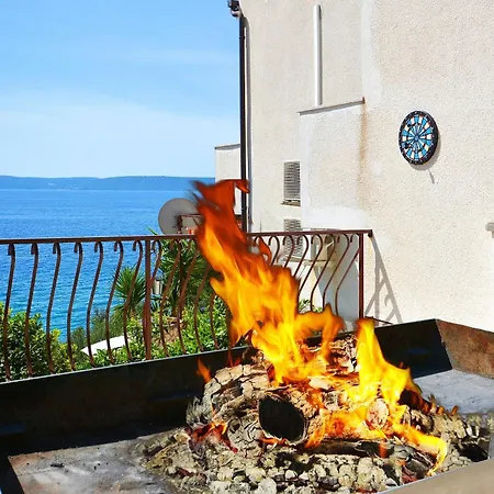 House Sreca Τρογκίρ